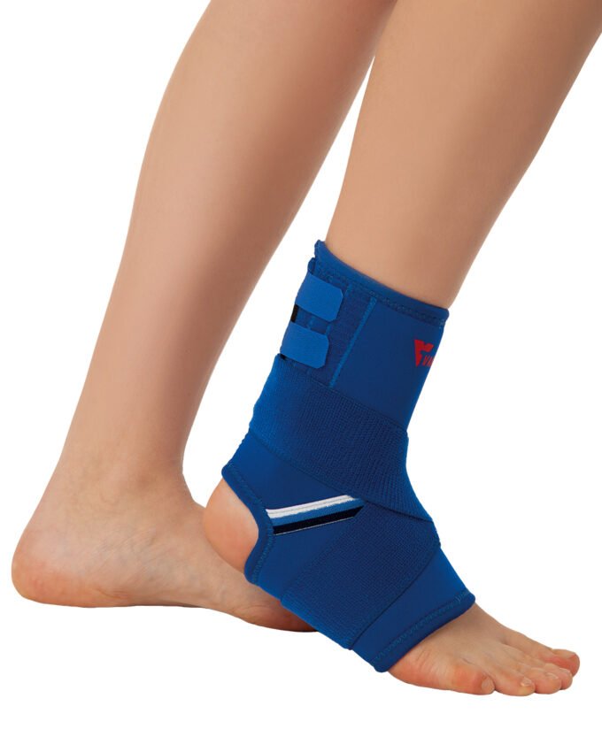 REF 824 Ankle Brace With Bandage